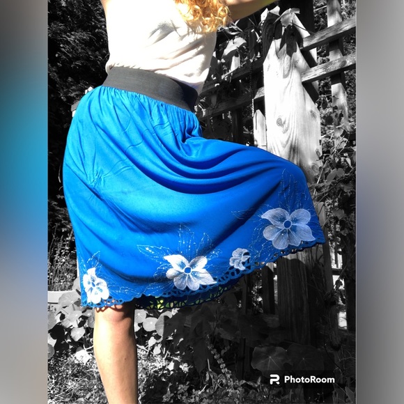 Vintage hand made appliqué lace skirt. Unique delicate work in super soft cotton - Picture 5 of 5